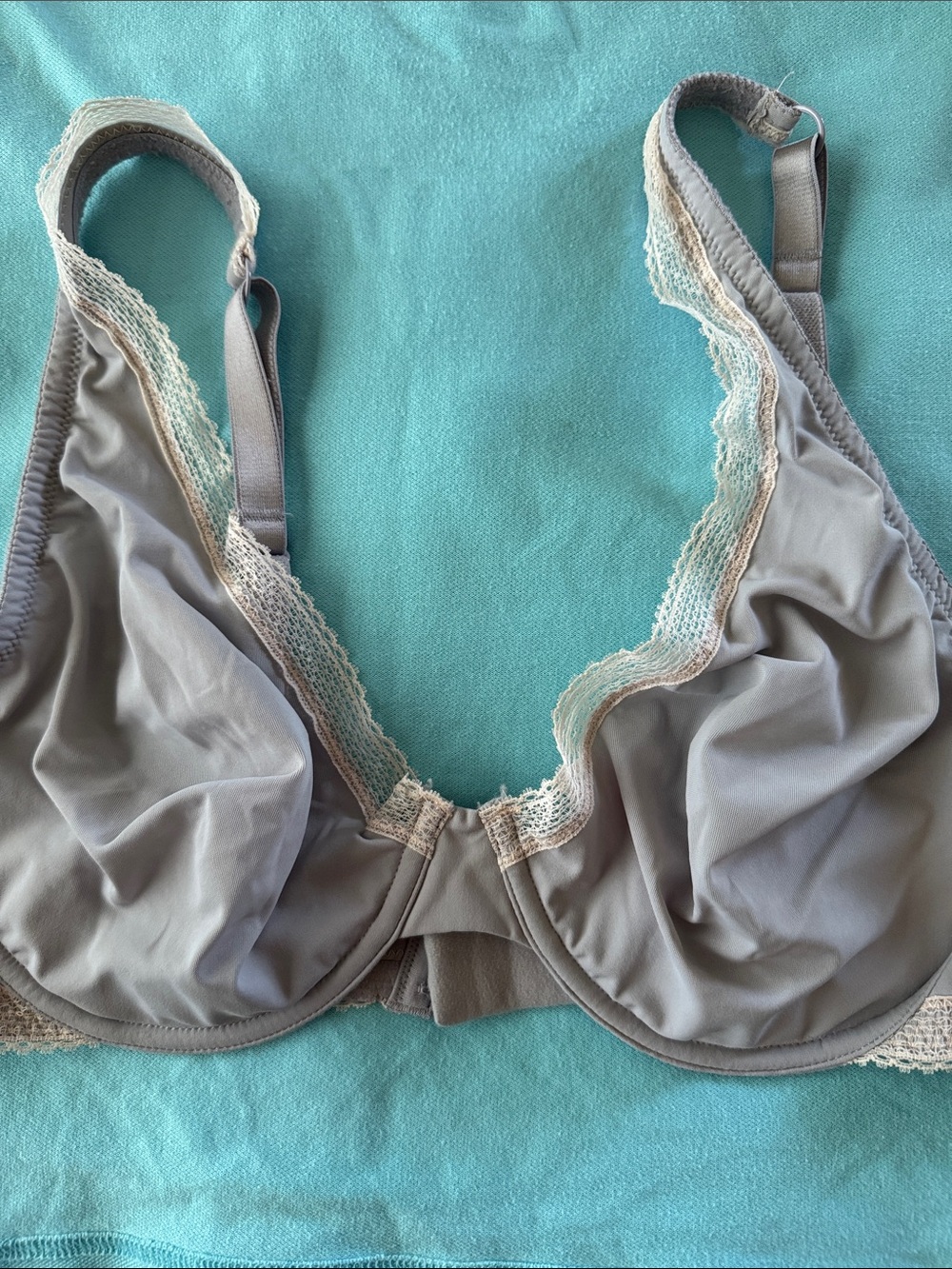 Victoria's Secret Taupe Lace Trim Underwire Bra
